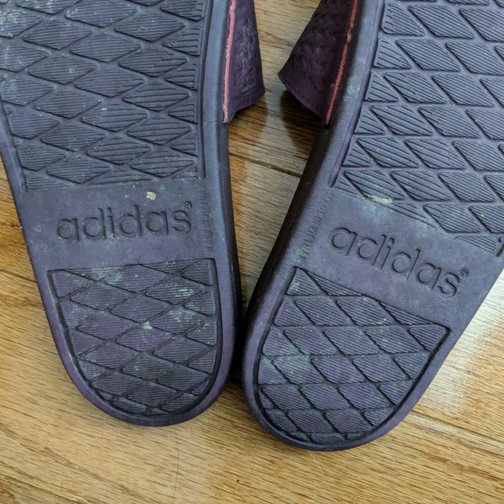 Adidas Plum Sz 6 Slides Sandals